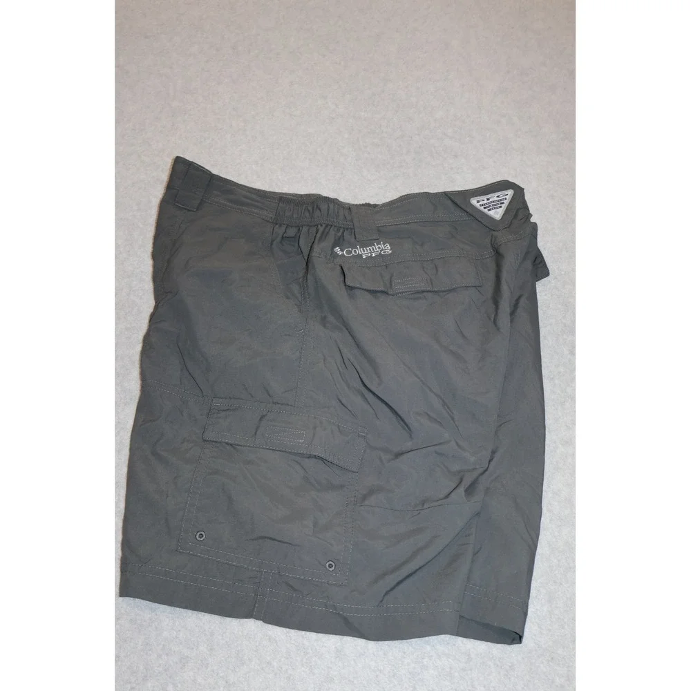 Columbia PFG Cargo Shorts Men 34 Grey Omni-Shade Sun Performance Fishing Gear